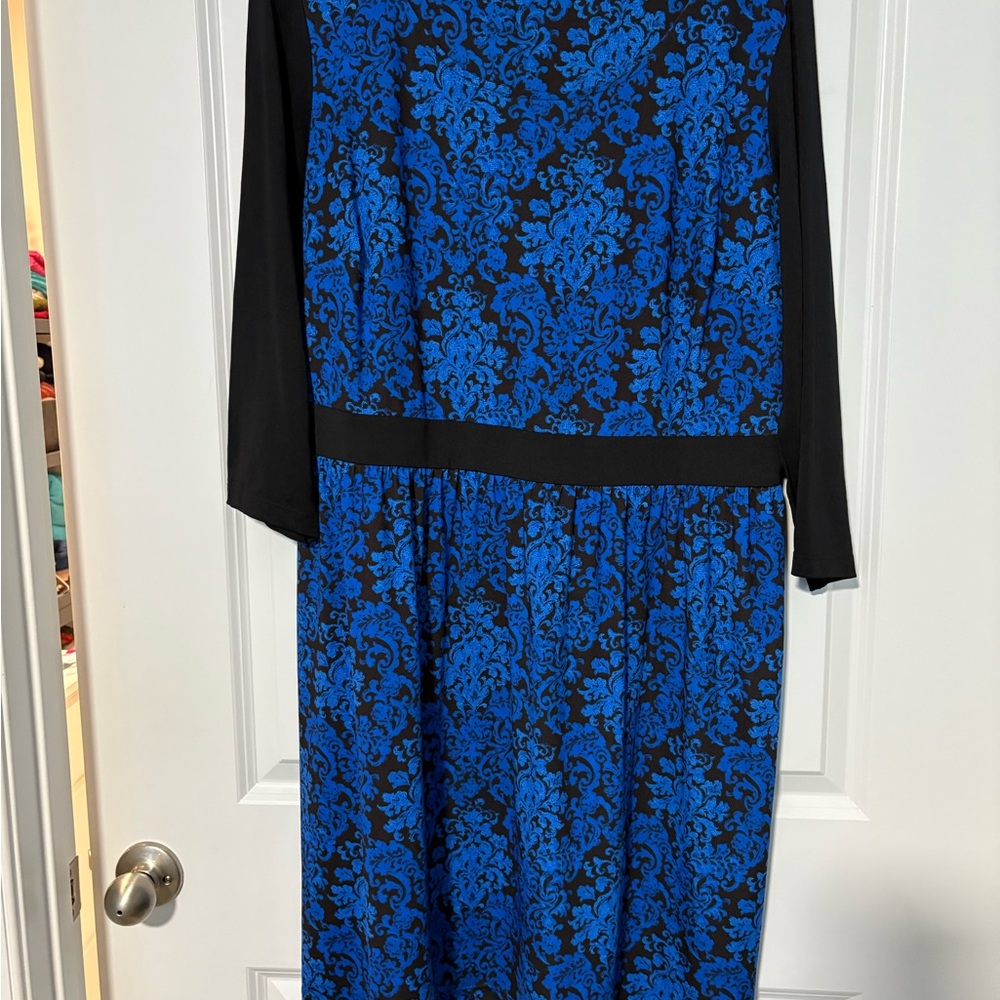 Chic Black and Blue Floral Long Sleeve Dress